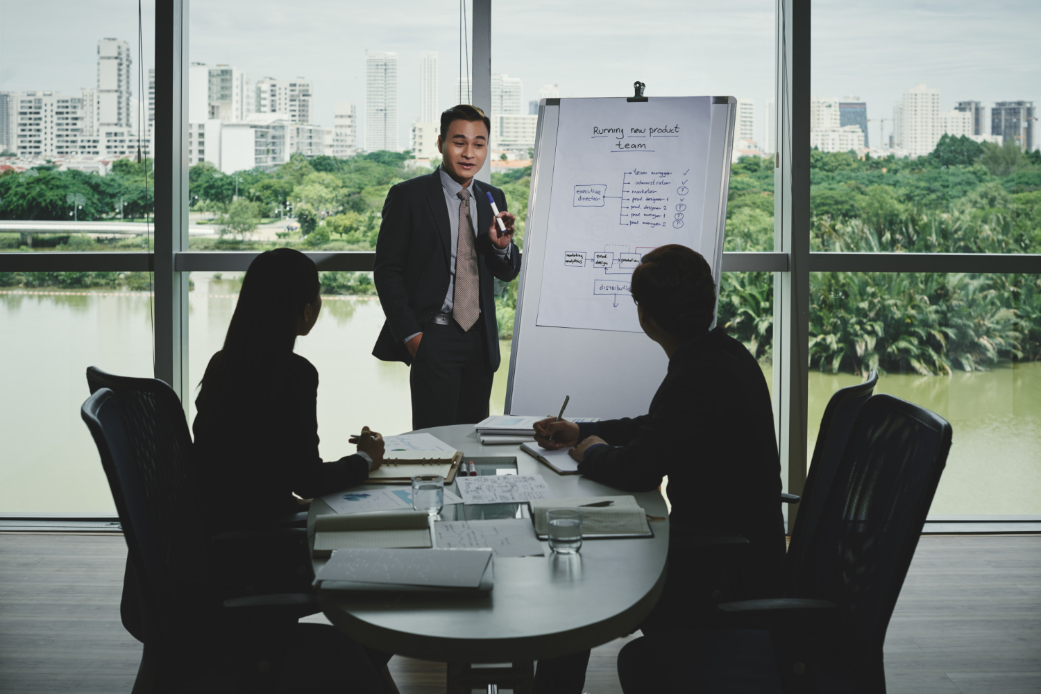 presenting-start-up-project-investors Chicano entrepreneur in East Los Angeles running a community-focused business